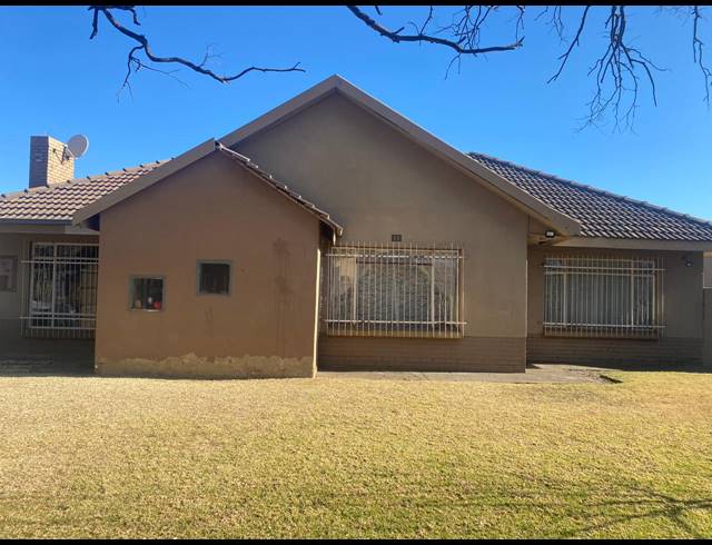 3 BEDROOM HOUSE FOR SALE IN VANDERBIJLPARK SW 1